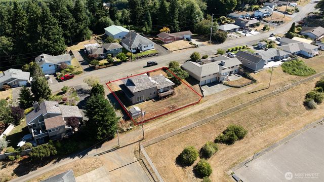 316 Beacon Hill Drive, Hoquiam, WA 98550