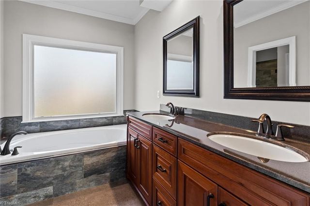 3715 Brownstone Lane, Winston-salem, NC 27106