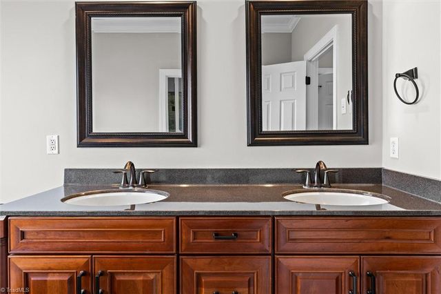 3715 Brownstone Lane, Winston-salem, NC 27106