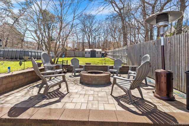 22 Beech Avenue, Farmingville, NY 11738