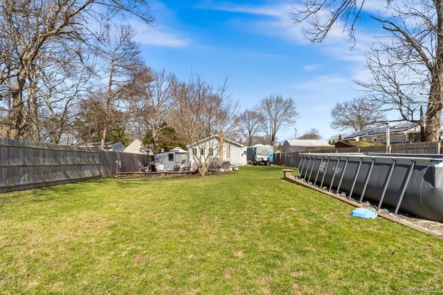 22 Beech Avenue, Farmingville, NY 11738