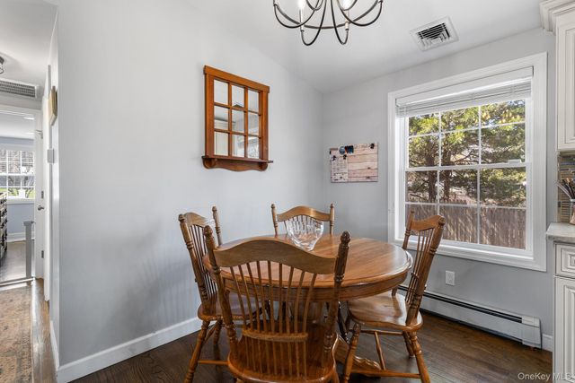 22 Beech Avenue, Farmingville, NY 11738