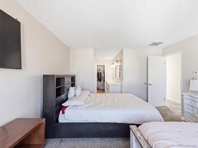 892 S Rifle Way, Aurora, CO 80017