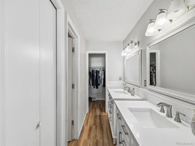 892 S Rifle Way, Aurora, CO 80017