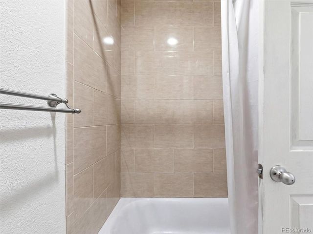 892 S Rifle Way, Aurora, CO 80017