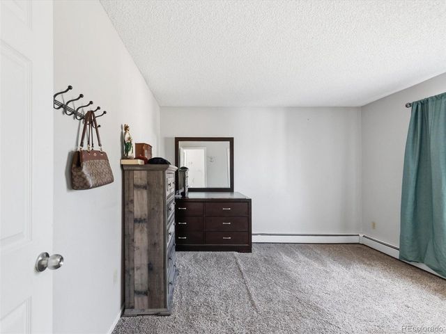 892 S Rifle Way, Aurora, CO 80017