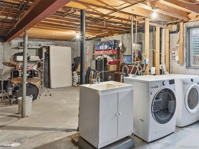 892 S Rifle Way, Aurora, CO 80017