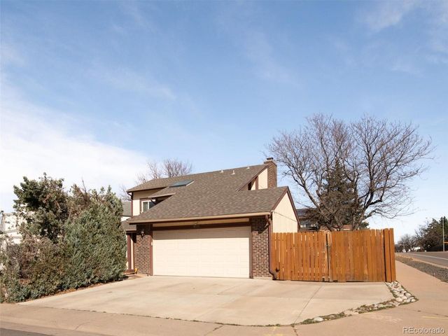 892 S Rifle Way, Aurora, CO 80017