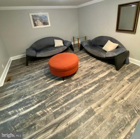 1 KESWICK DR, Voorhees, NJ 08043