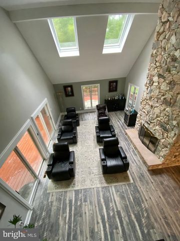 1 KESWICK DR, Voorhees, NJ 08043