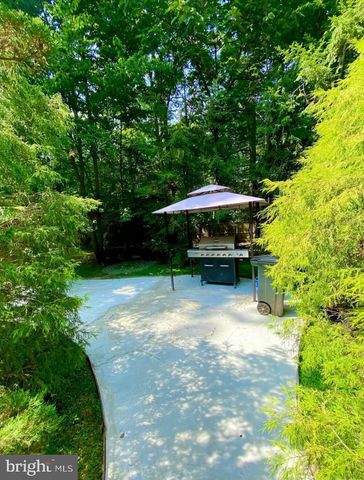 1 KESWICK DR, Voorhees, NJ 08043