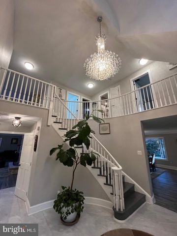 1 KESWICK DR, Voorhees, NJ 08043