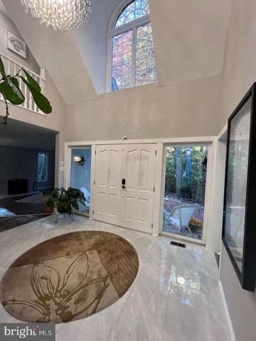 1 KESWICK DR, Voorhees, NJ 08043