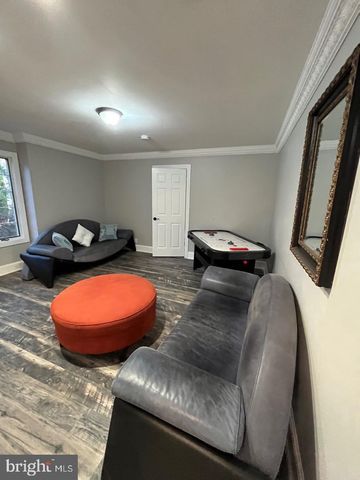 1 KESWICK DR, Voorhees, NJ 08043