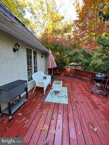 1 KESWICK DR, Voorhees, NJ 08043