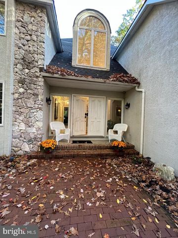 1 KESWICK DR, Voorhees, NJ 08043