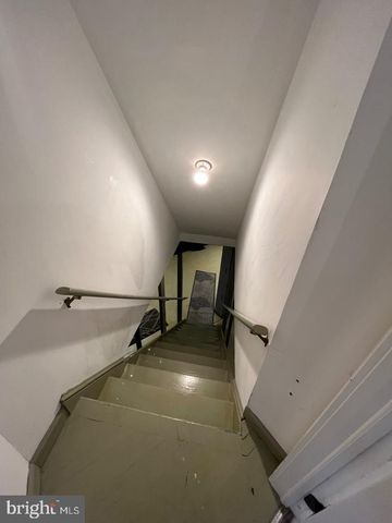 1 KESWICK DR, Voorhees, NJ 08043
