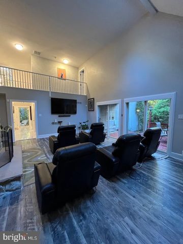 1 KESWICK DR, Voorhees, NJ 08043