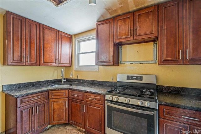 19708 115th Avenue, Saint Albans, NY 11412