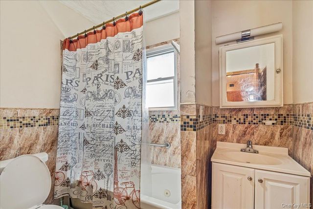 19708 115th Avenue, Saint Albans, NY 11412