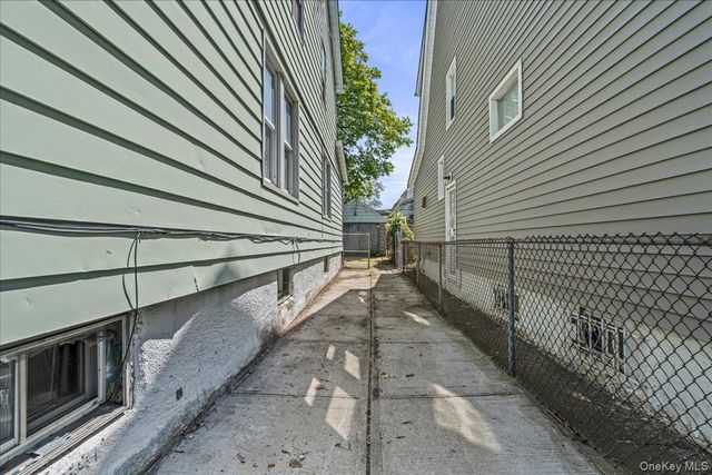 19708 115th Avenue, Saint Albans, NY 11412