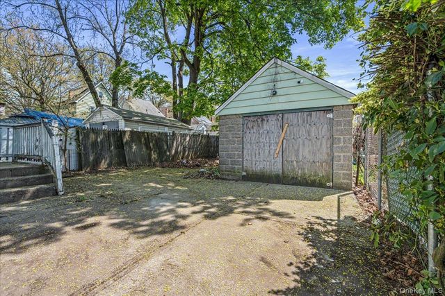 19708 115th Avenue, Saint Albans, NY 11412