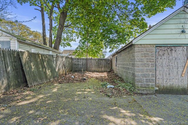 19708 115th Avenue, Saint Albans, NY 11412