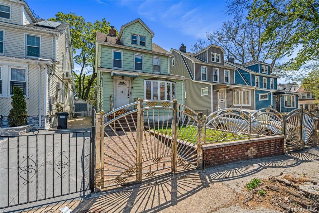 19708 115th Avenue, Saint Albans, NY 11412