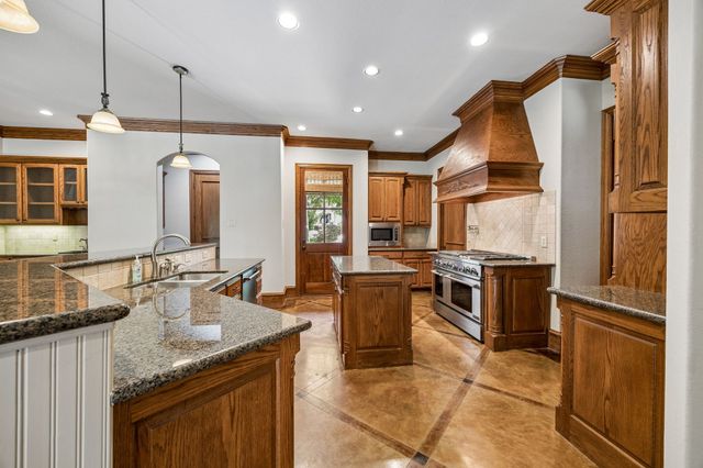 1010 Timberline Drive, Heath, TX 75032
