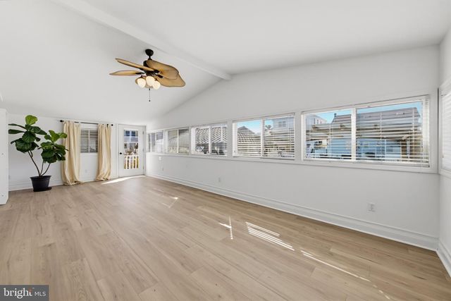 12 PHYLLIS LN, Manahawkin, NJ 08050