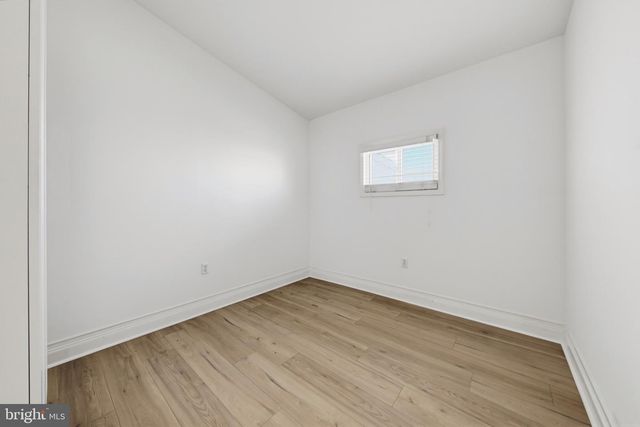 12 PHYLLIS LN, Manahawkin, NJ 08050