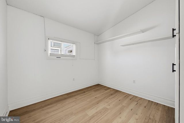 12 PHYLLIS LN, Manahawkin, NJ 08050
