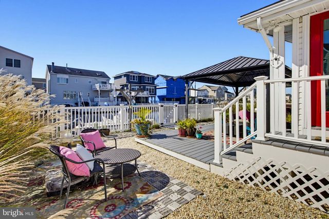 12 PHYLLIS LN, Manahawkin, NJ 08050