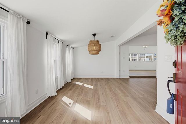 12 PHYLLIS LN, Manahawkin, NJ 08050