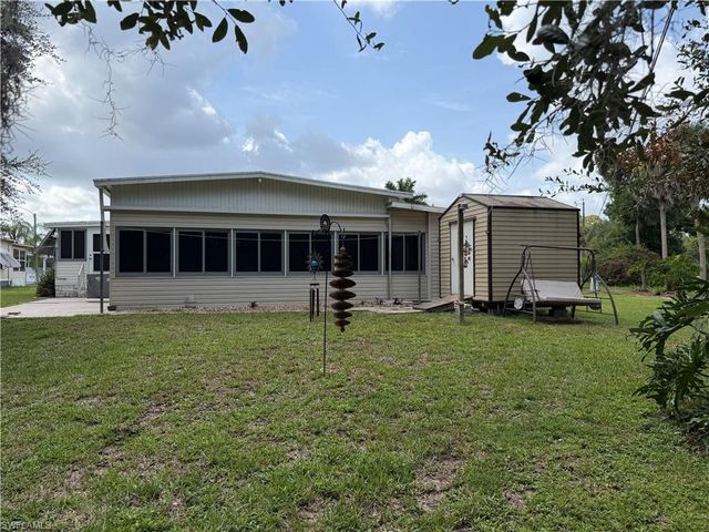 250 Santa Fe TRL, North Fort Myers, FL 33917