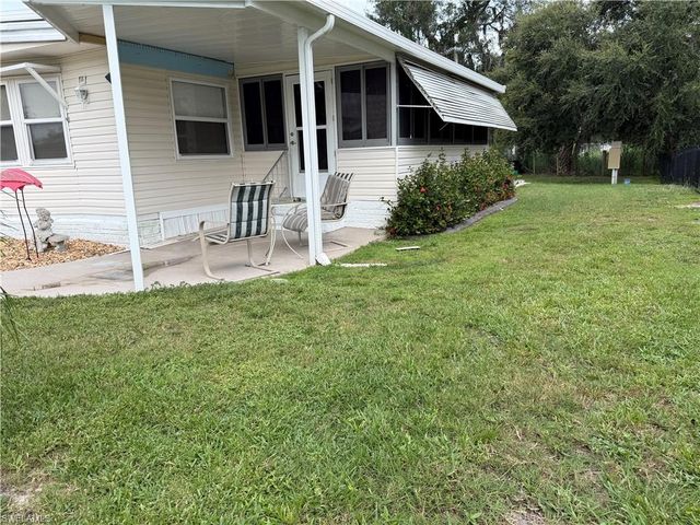 250 Santa Fe TRL, North Fort Myers, FL 33917