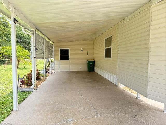 250 Santa Fe TRL, North Fort Myers, FL 33917