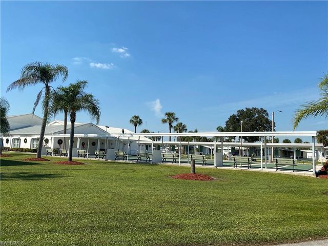 250 Santa Fe TRL, North Fort Myers, FL 33917