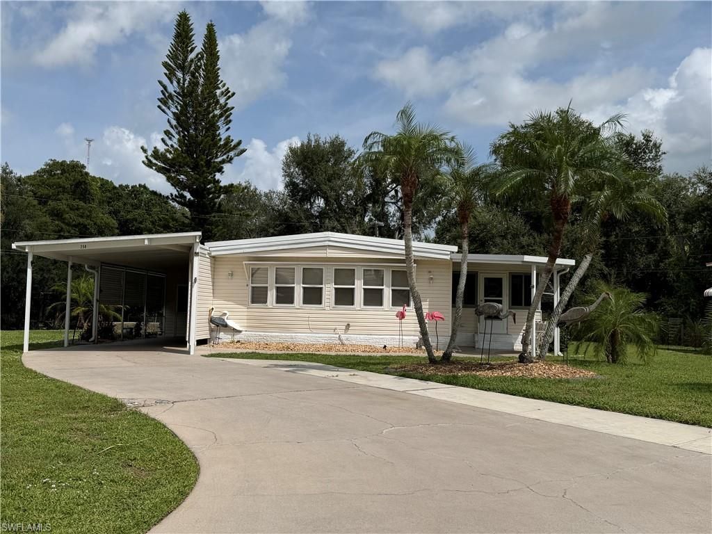 250 Santa Fe TRL, North Fort Myers, FL 33917
