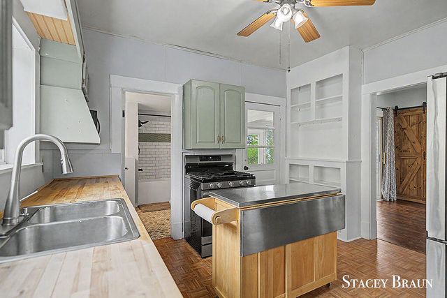 1009 Courtney Street Nw, City Of Grand Rapids, MI 49504