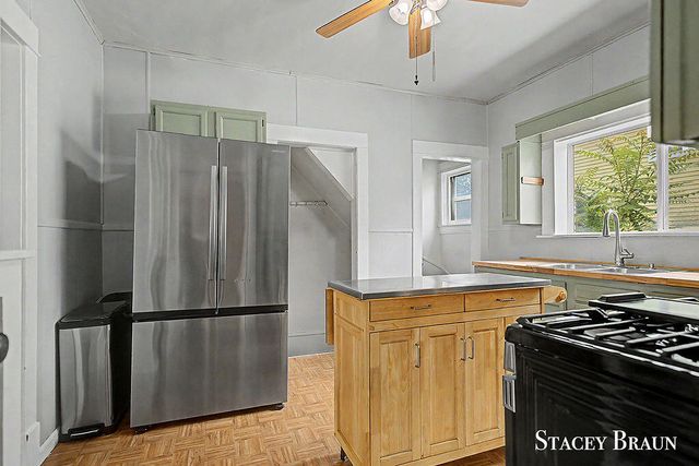 1009 Courtney Street Nw, City Of Grand Rapids, MI 49504