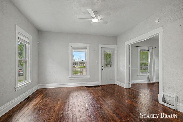 1009 Courtney Street Nw, City Of Grand Rapids, MI 49504