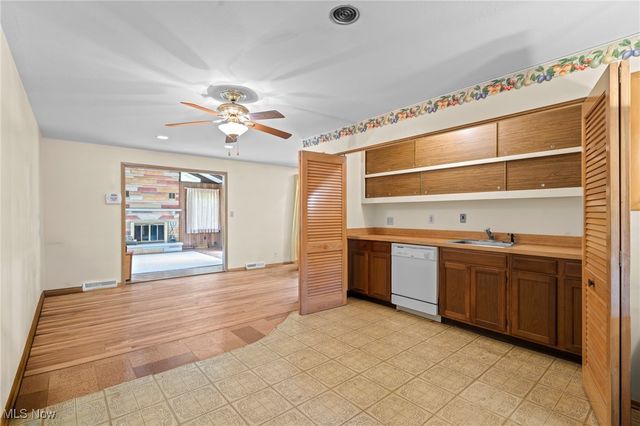 759 Cheriton Drive, Highland Heights, OH 44143