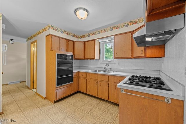 759 Cheriton Drive, Highland Heights, OH 44143