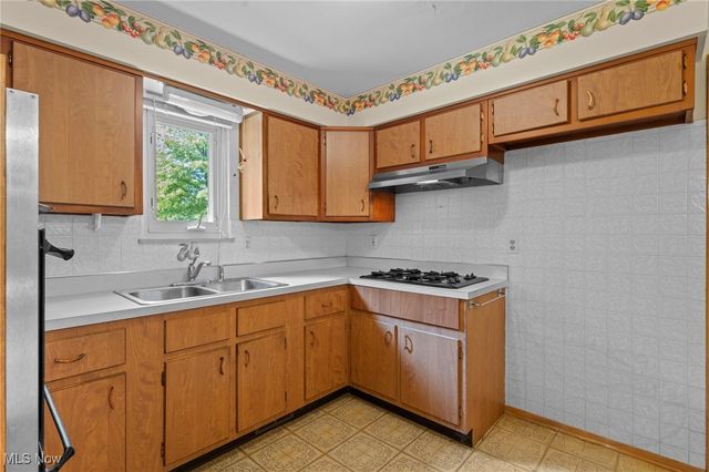 759 Cheriton Drive, Highland Heights, OH 44143