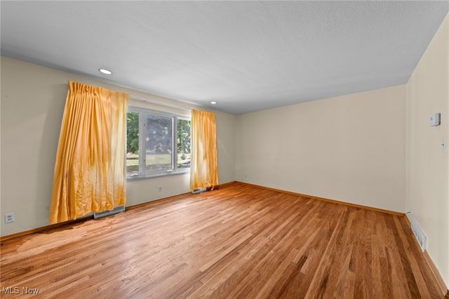 759 Cheriton Drive, Highland Heights, OH 44143