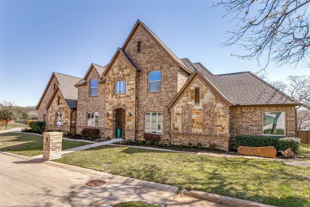 6800 Woodland Hills Drive, North Richland Hills, TX 76182