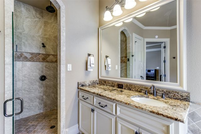 6800 Woodland Hills Drive, North Richland Hills, TX 76182