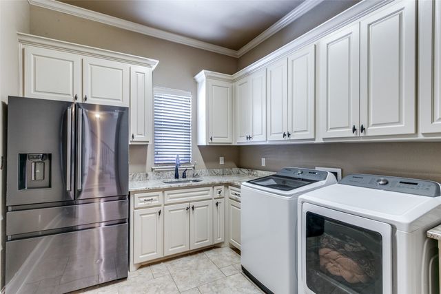 6800 Woodland Hills Drive, North Richland Hills, TX 76182