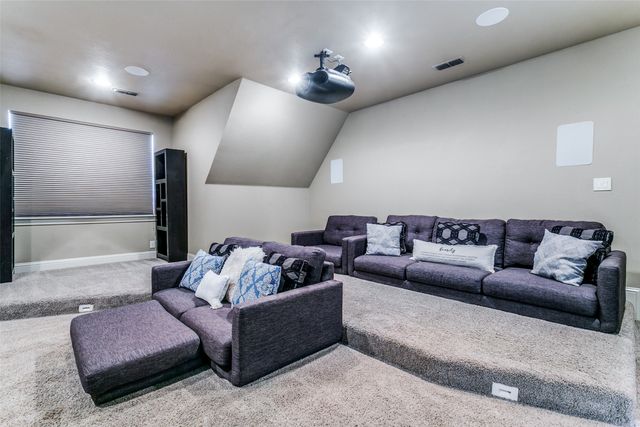 6800 Woodland Hills Drive, North Richland Hills, TX 76182